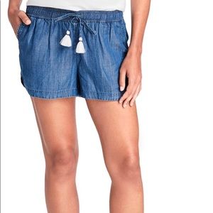 Vineyard Vines chambray tie shorts